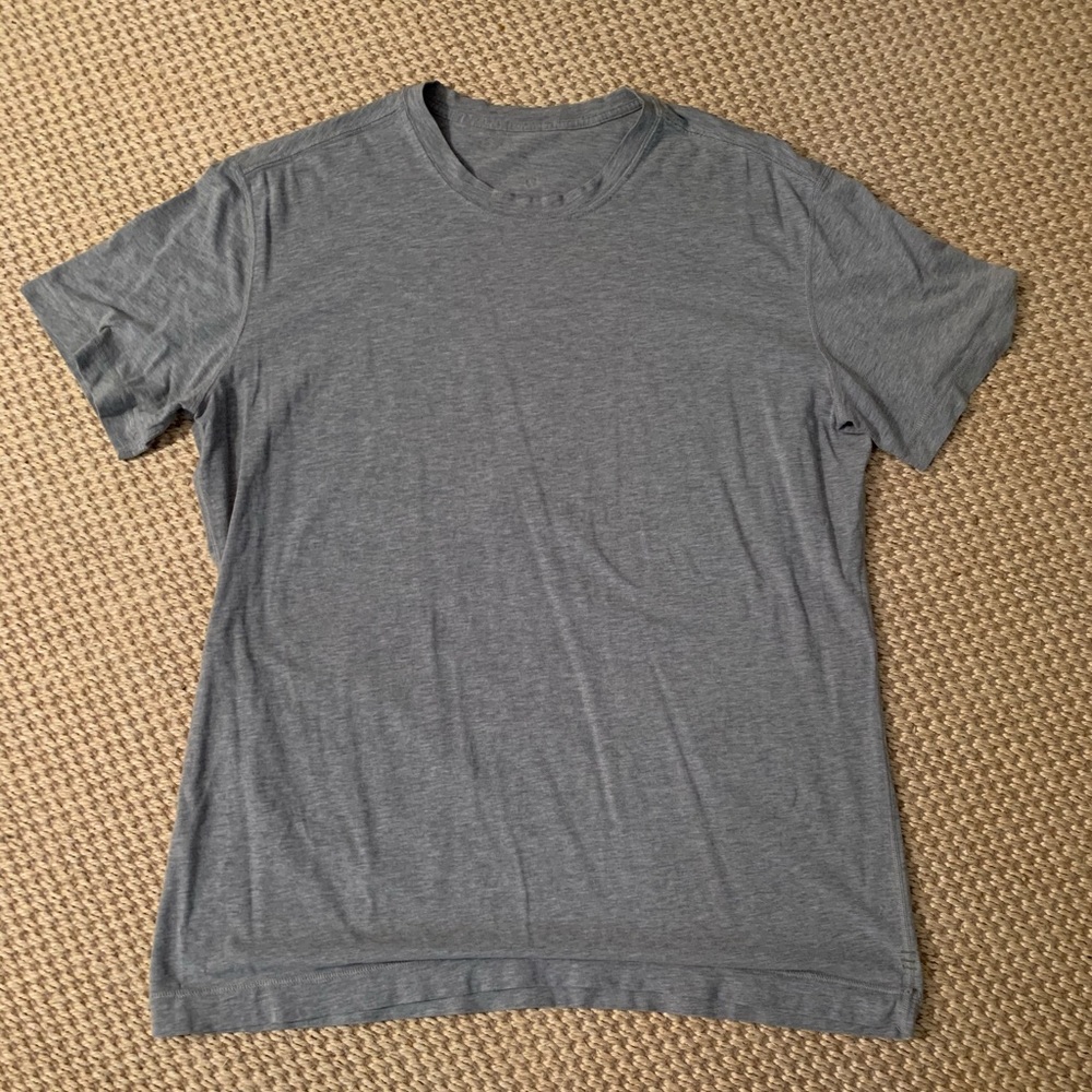 Lululemon men’s shirt
